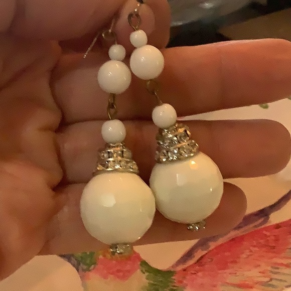 Vintage dangle white glass ball earrings with stones nice formal wear . - Picture 3 of 7
